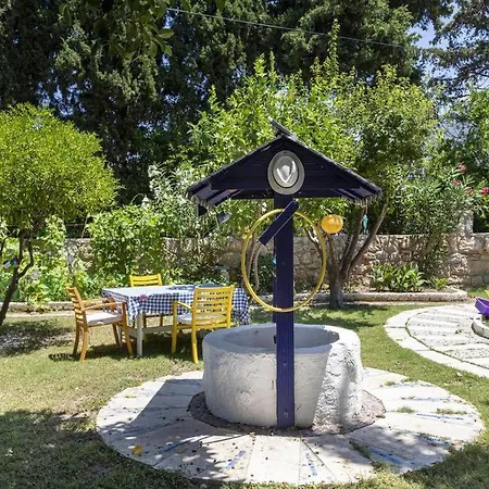 1 Bedroom House With Private Garden And Pool In * יאליקאבאק